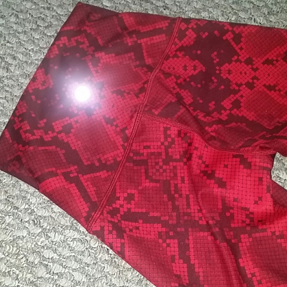 Lululemon Wunder Under leggings